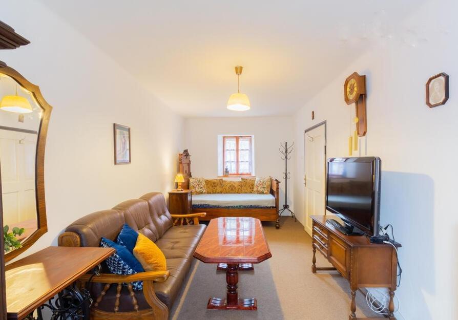 Atrium House - Netolice Apartment Luaran gambar
